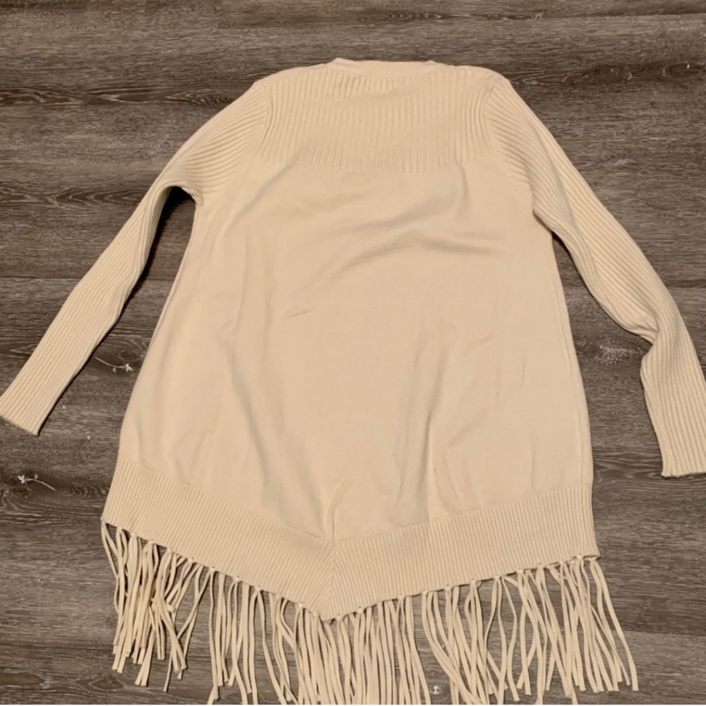 Estrna Jane Off white sweater